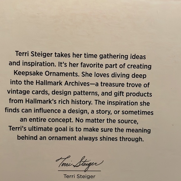 Hallmark Miniature Tree Topper and Skirt - Picture 5 of 6